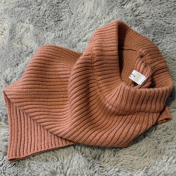 [NWOT] Chic Ribbed Knit Pencil Skirt in Tan - Picture 4 of 4